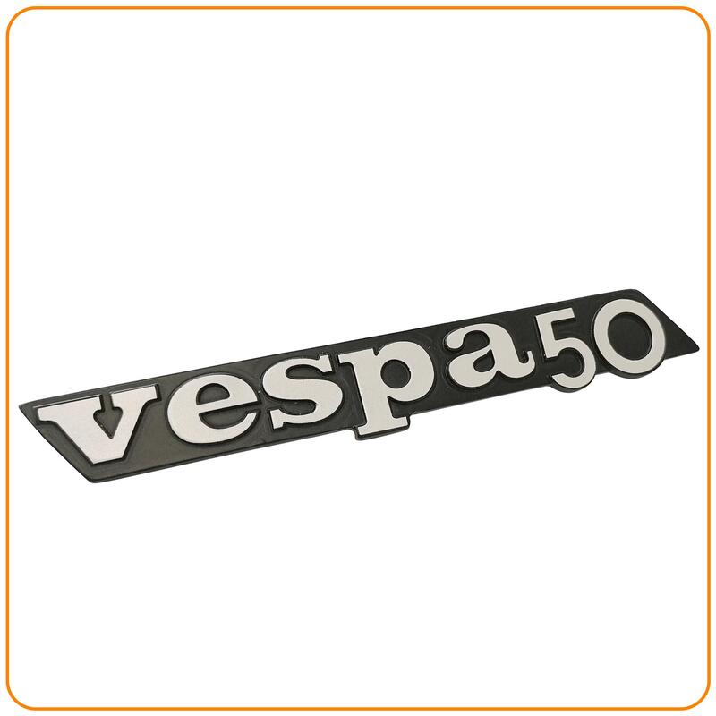 LEGENDA DA TAMPA LATERAL ESQUERDA «VESPA 50» (ALUMINIO PRETO/CINZA) PARA VESPA PK50 FL2